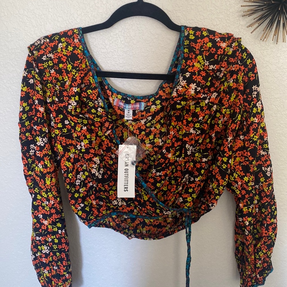 Medium urban outfitters Vneck long sleeve